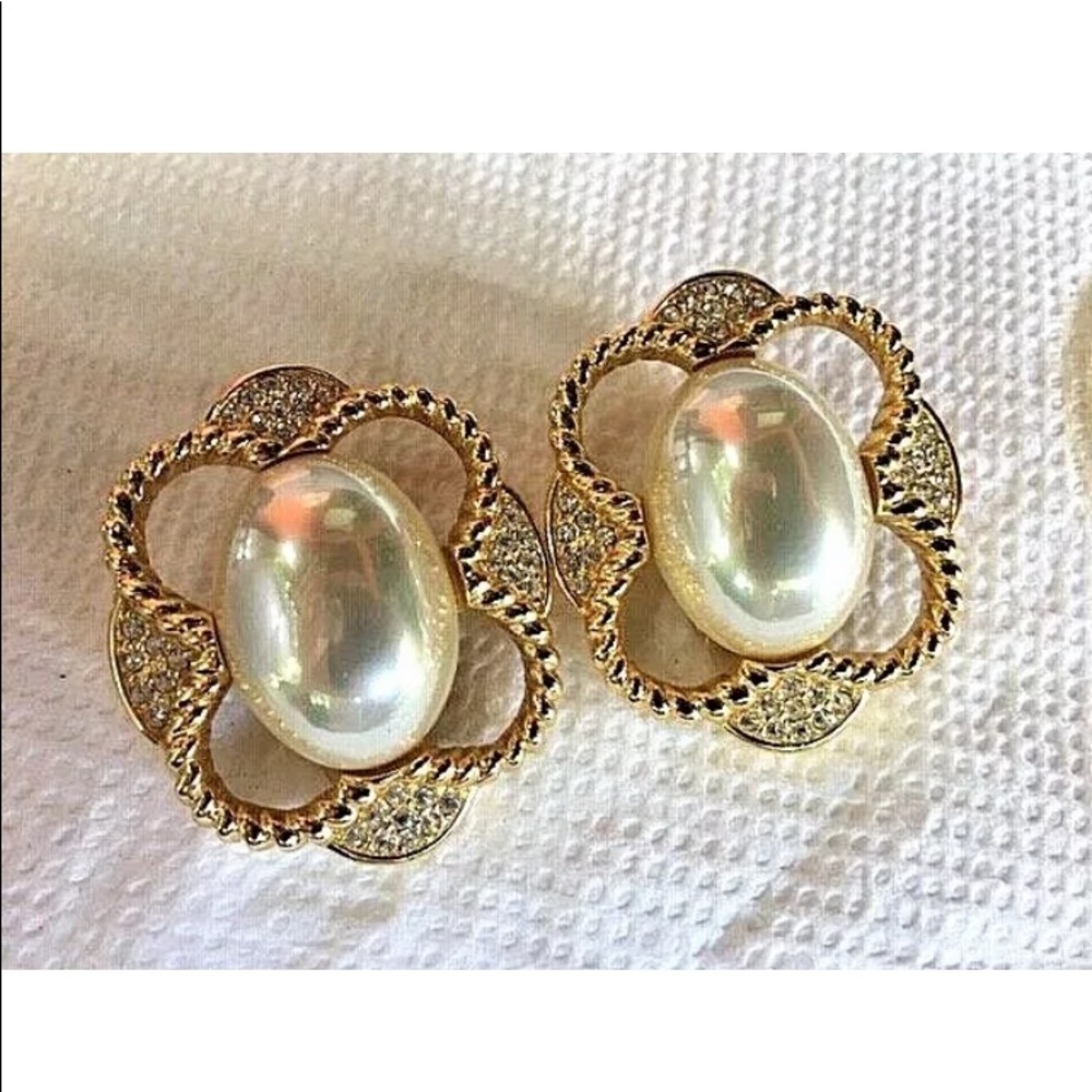 - CHRISTIAN DIOR Vintage RUNWAY Huge Earrings - Picture 3 of 6
